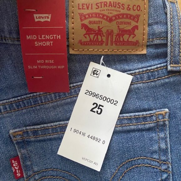 NWT Levi's Jean Shorts - Picture 5 of 5